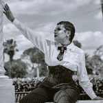 Vintage Meets Modern: Reinventing Classic Fashion Statements